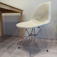 椅子　テーブルセットの画像