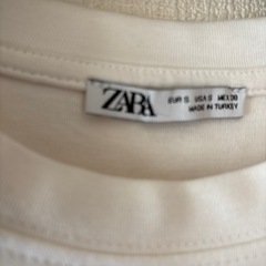 ZARA白ロンTの画像