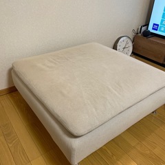 IKEA ソーデルハムン　オットマンの画像