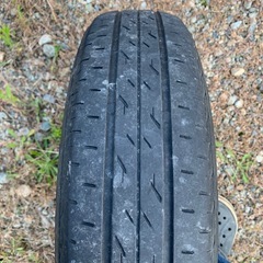 軽自動車用ホイール付きタイヤの画像