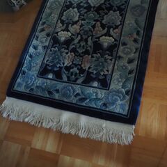 絨毯、１４５x６８、クリーニング済み、美品、だんつうの画像