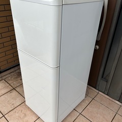 至急取り引きお願いします　土日お渡しのみ対応　
冷蔵庫 中古　屋外保管の画像