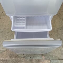 SHARP 　2019年　137L　２ドア冷蔵庫の画像