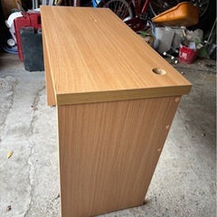 デスク　2個ありますの画像