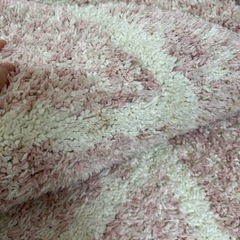 ニトリ　カーベットラグ　ピンクの画像