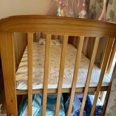ベビーベッドの画像