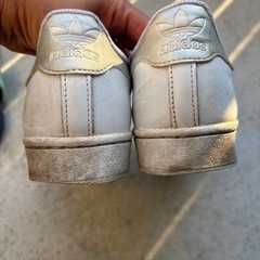 adidas Superstar ホワイトスニーカーの画像