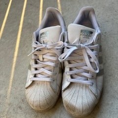 adidas Superstar ホワイトスニーカーの画像