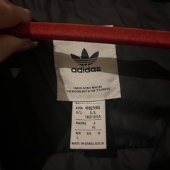 adidas メンズXL ダウンジャケットの画像