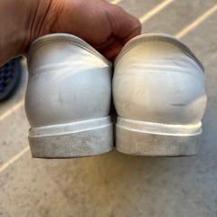 SKECHERS スリップイン ホワイトスニーカーの画像