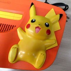 ニンテンドー64 ゲーム機本体 NUS-101 ピカチュウ オレンジ＆イエロー コントローラー×1付 中古 現状品 レトロゲーム NINTENDO 64 苫小牧西店の画像