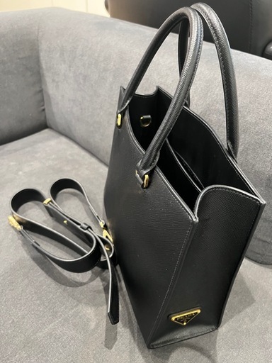 PRADAサフィアーノレザーラージ ハンドバッグ