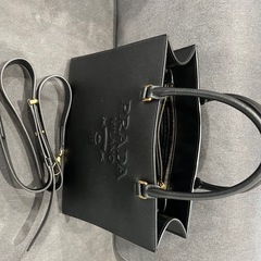 PRADAサフィアーノレザーラージ ハンドバッグの画像