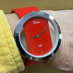新品　実用品です　デザインwatch の画像