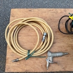 【別府市】ナカトミ CP-100 エアーコンプレッサー ホース・エアダスターガン付き 動作品の画像