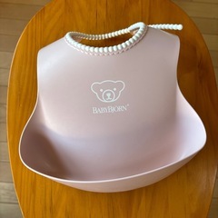 大人気【Baby Bjorn】ベビービョルン　ベビースタイ　お食事エプロン　離乳食　パウダーピンク　お食事スタイ　離乳食グッズの画像
