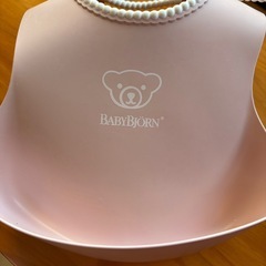 大人気【Baby Bjorn】ベビービョルン　ベビースタイ　お食事エプロン　離乳食　パウダーピンク　お食事スタイ　離乳食グッズの画像