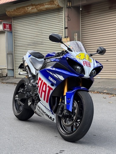 YAMAHA YZF-R1 09 FIATカラー　車検R8年8月　19200km