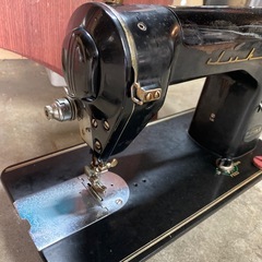 足踏みミシンの画像