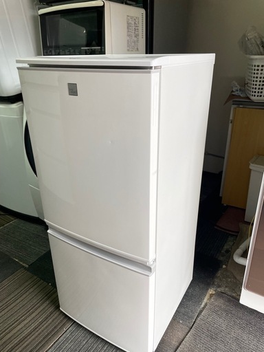 北九州市内配送無料　保証付き 2020年製SHARP SJ-14E7-KW　シャープ137L