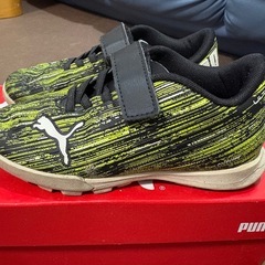 プーマ サッカーシューズ　18センチの画像