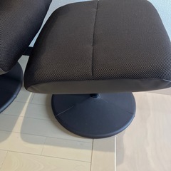 ニトリ　パーソナルチェアDメッシュ　オットマン付きの画像