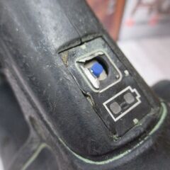 日立 HITACHI 全ネジカッタ バッテリ14.4V一個 中古品 ※ボタン破損有 ※本体割れ有 【ハンズクラフト宜野湾店】の画像