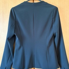 【新品未着用】INDIVI ノーカラージャケットの画像