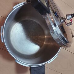 圧力鍋　0円！！　お引き取り限定　小牧からですの画像