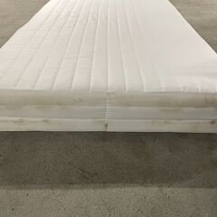 【格安】足つきマットレス 薄型 軽量 簡易ベッド ダブル 早い者勝ち 引取歓迎 配送OKの画像