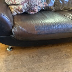 3人がけブラウン系ソファ
の画像