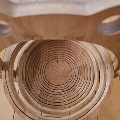 カエルさんの木製カゴの画像