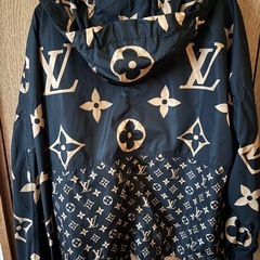ルイヴィトン、モノグラム、ジャンパーの画像