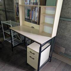シンプルな机♪収納棚付、ワゴンSETです！の画像