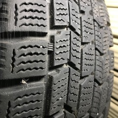 訳ありDJ型デミオ用ホイールキャップとスタッドレスタイヤの画像