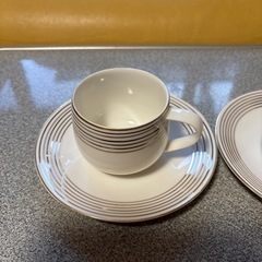 コーヒーカップ、ソーサー2客の画像