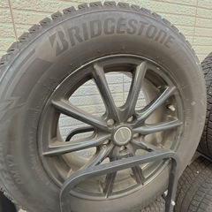 スタッドレスタイヤ4本の画像