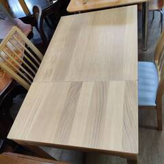 【愛品倶楽部柏店】IKEA イケア 伸長式ダイニング3点セット EKEDALENの画像