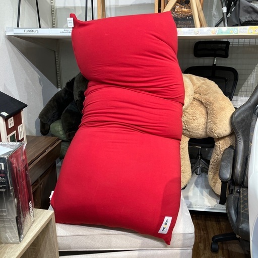 ビーズクッション Yogibo レッド　USED