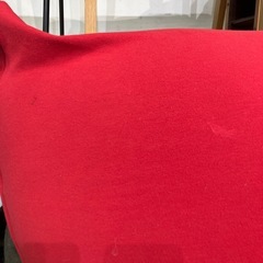 ビーズクッション Yogibo レッド　USEDの画像