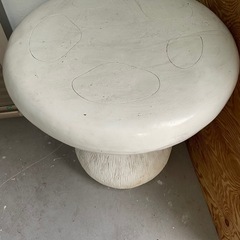 キノコ　テーブルの画像