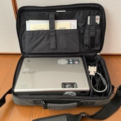 EPSON EMP-732 プロジェクターの画像