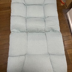 (予定者あり)座椅子２個の出品(１つだけの引き取りも可能です) 11月25日までに引き取れる方限定 の画像