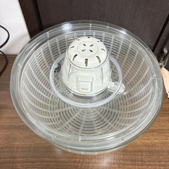 未使用【OXO】クリアサラダスピナー 片手で簡単！プッシュ式 野菜水切り器の画像