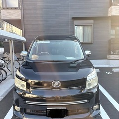 70系ヴォクシー　後席モニター付きの画像