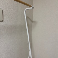 白×木目 ハンガーラックの画像