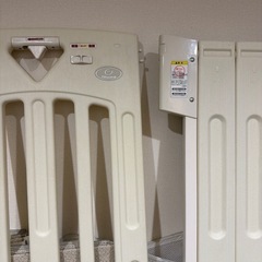 ベビーゲート　スマートゲイト2 拡張フレーム付きの画像