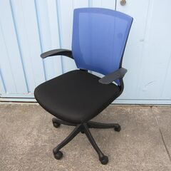 事務イス　メッシュ　肘あり　ブルー/ブラック