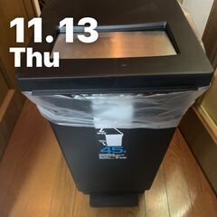 昇降デスク、移動式デスク、デスク、ゴミ箱を無料でお譲りします。の画像