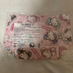 チャーム付きミニトートの画像